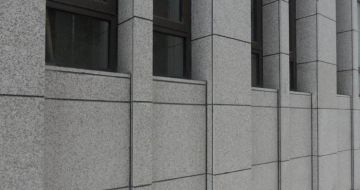 漳州芝麻灰外墙干挂石材及施工注意事项