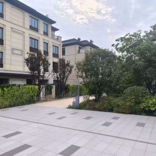 漳州 芝麻白与芝麻白搭配铺装，尺寸1200*600