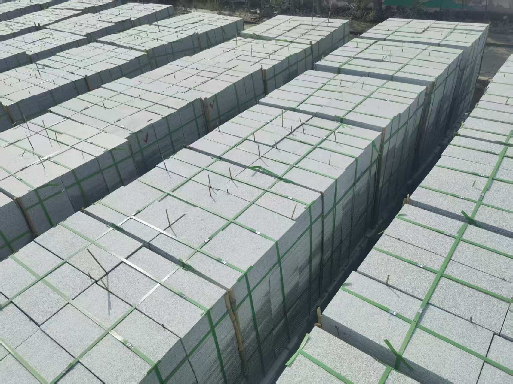 漳州 芝麻白1.8公分火烧300*600地铺，清仓大甩卖