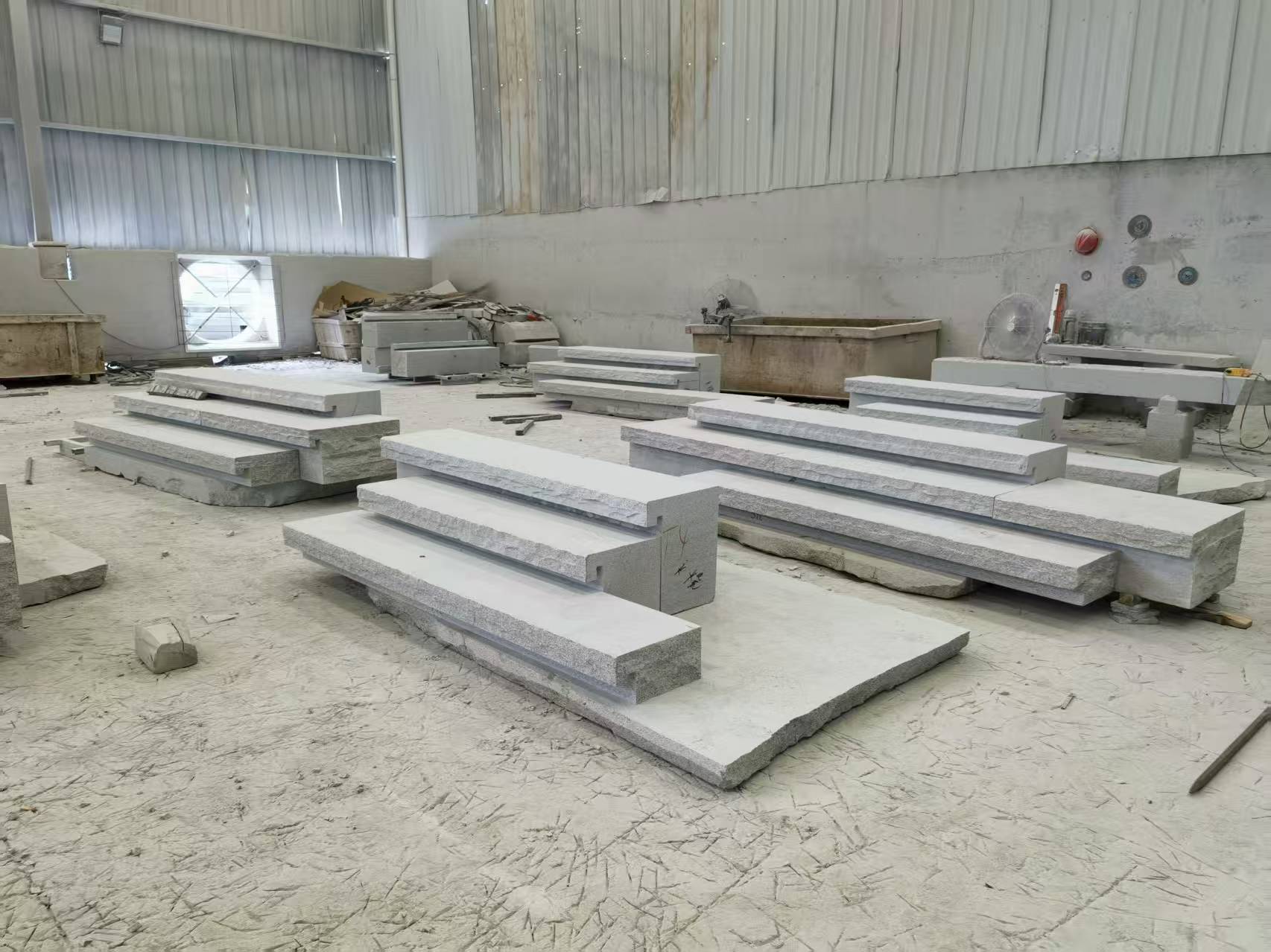漳州 整石台阶（大面火烧+侧面自然面），出货前厂内拼装