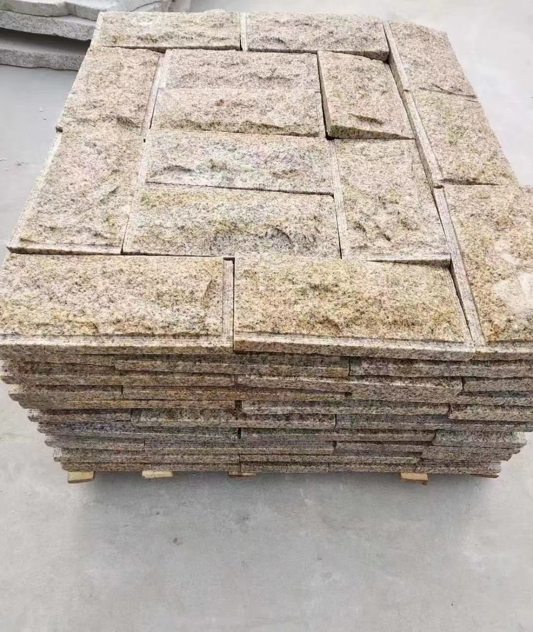 漳州黄锈石蘑菇石