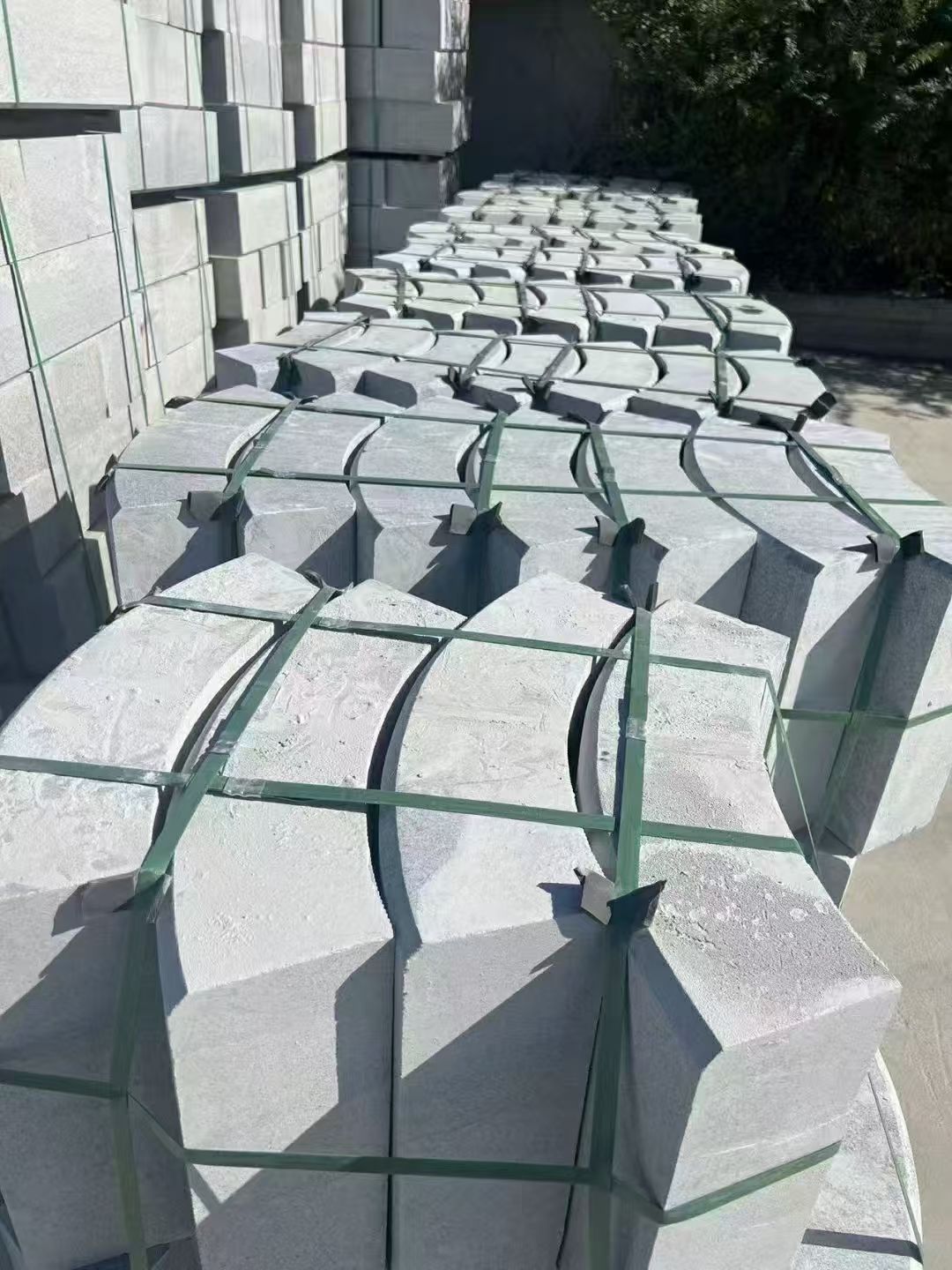 漳州 芝麻灰弧形路沿石