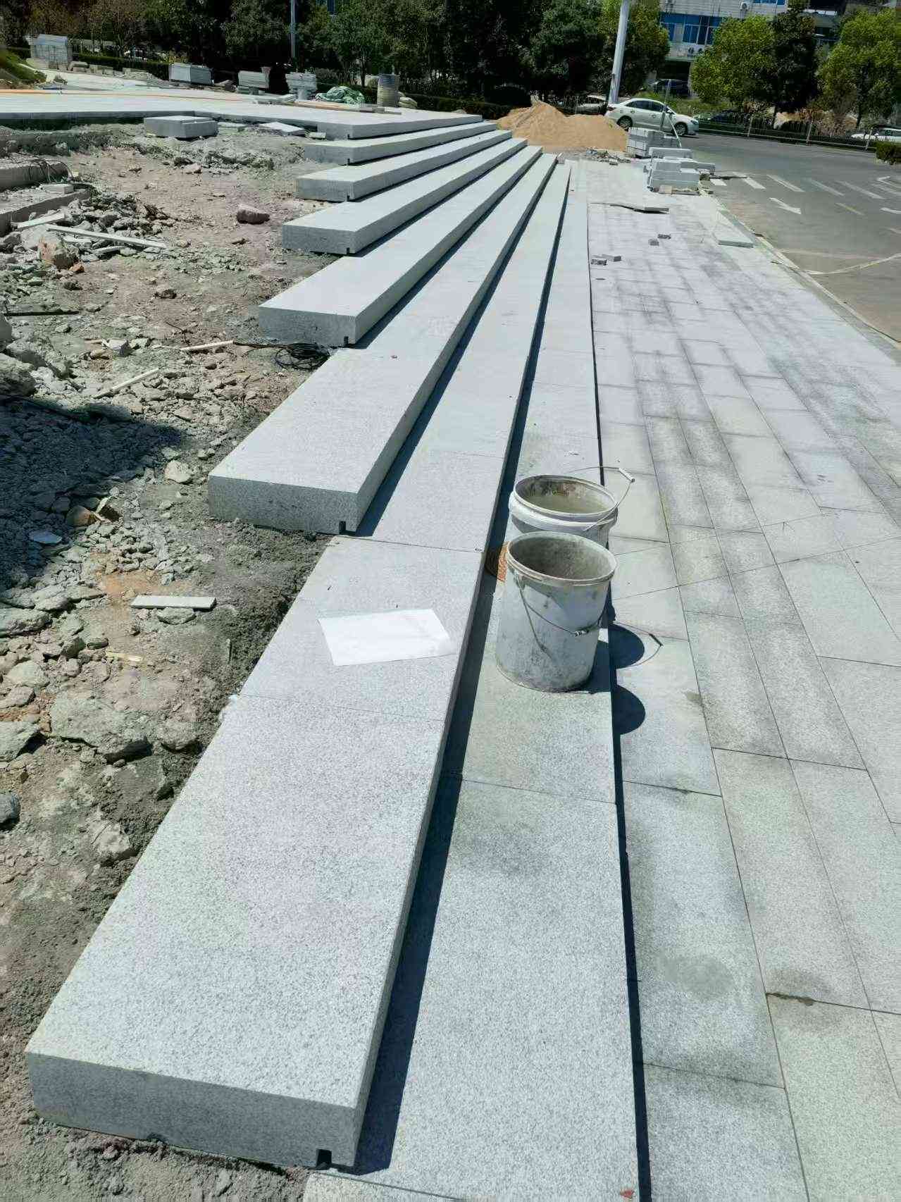 漳州 芝麻白整石台阶，施工现场