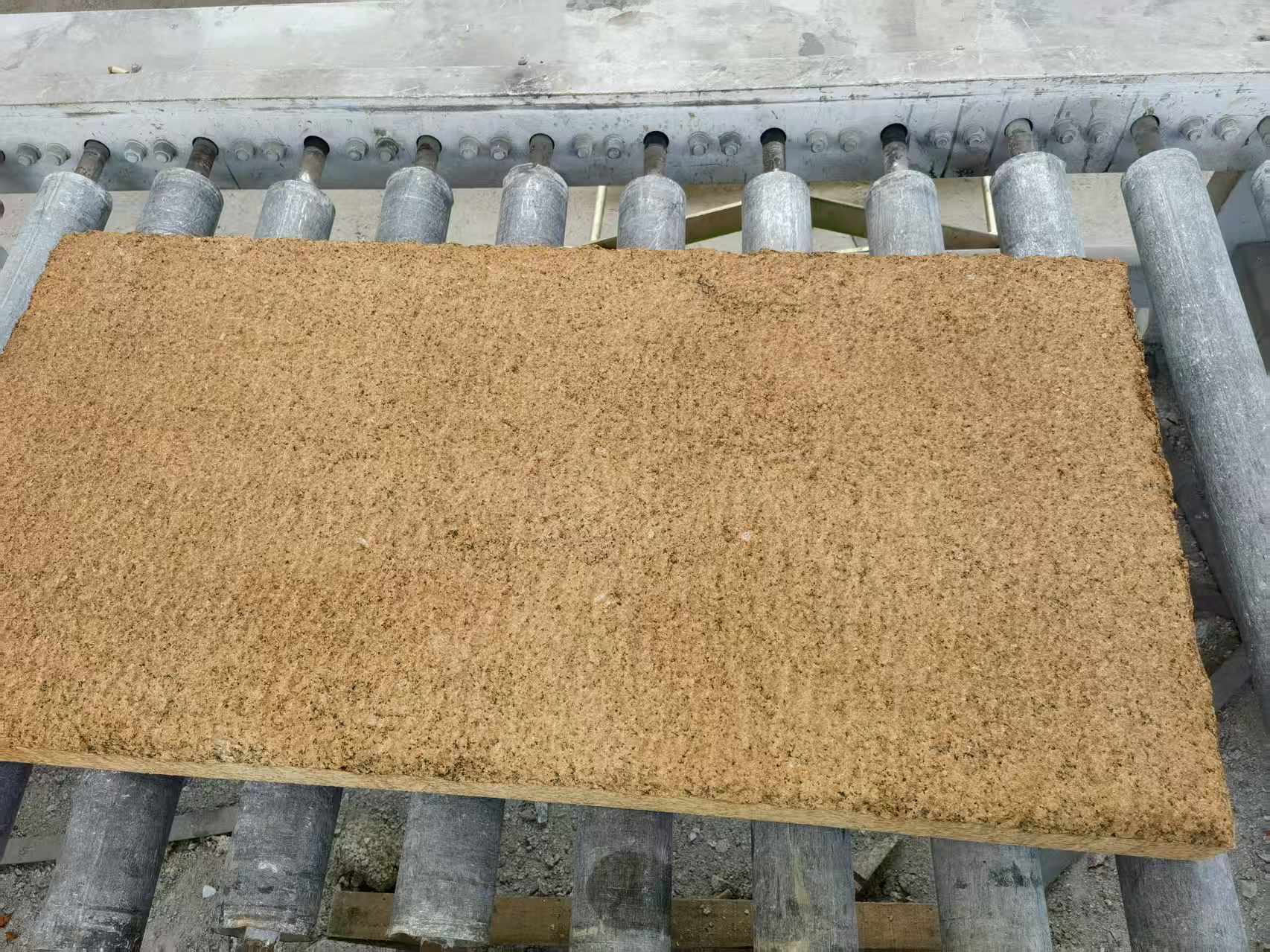 漳州 菠萝面老石板，做旧仿古石，流水线生产加工